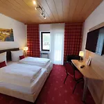 Hotel Und Weingut Karlsmuehle