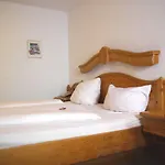 Hotel Und Weingut Karlsmuehle