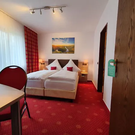 Und Weingut Karlsmuehle Mertesdorf