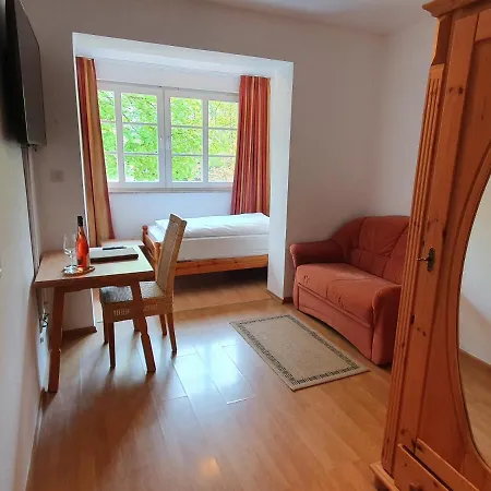 Szálloda Und Weingut Karlsmuehle 3*