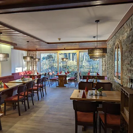 Und Weingut Karlsmuehle Otel Mertesdorf