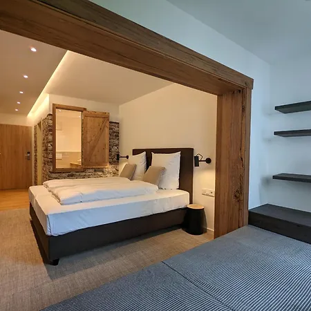 Отель Und Weingut Karlsmuehle 3*